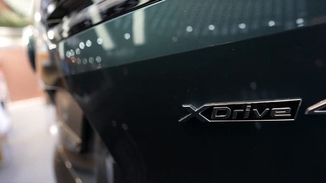 NEW 2023 BMW iX Sport xDrive40 - Wild SUV in Detail (1080p) смотреть онлайн