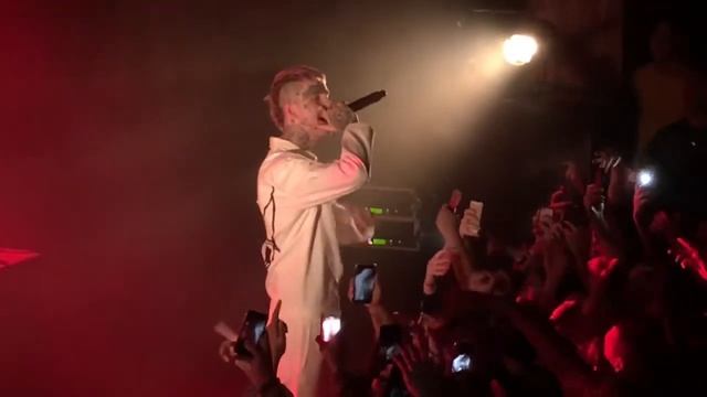 Lil Peep – Benz Truck Гелик Live @ La Maroquinerie, Paris смотреть онлайн