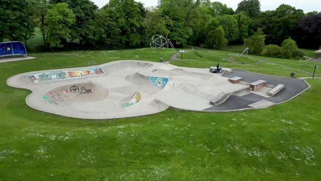 Dji mini 3 pro (Active track test at the skatepark) смотреть онлайн