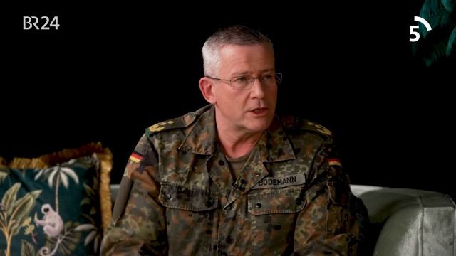 Немецкий генерал врёт немцам какая их армия защитная смотреть онлайн