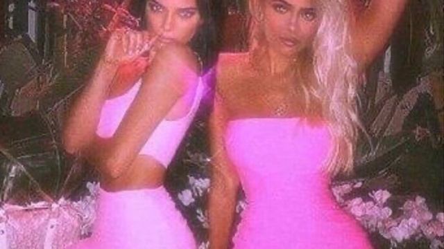 AOA- Miniskirt (slowed down) смотреть онлайн
