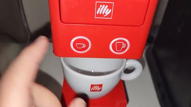 Illy Y3.3 Classico Classic Roast Iperesspresso Capsule Cappuccino Review ❤☕️