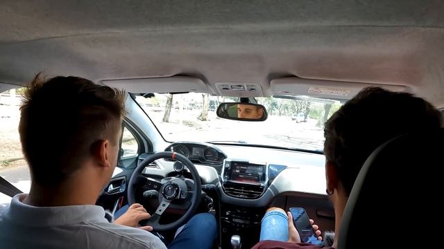 IL A PRÉPARÉ SA 208 HDI !! 😍 (Il dépose les GTI d'origines..) смотреть онлайн