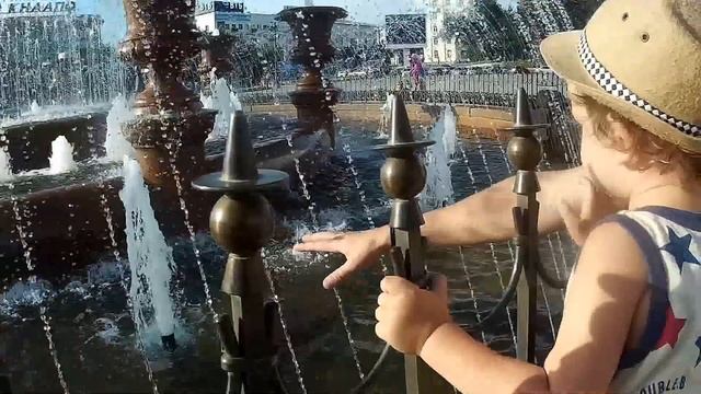 VLOG Гуляем на площади Ленина смотреть онлайн