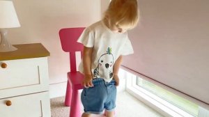 Ребёнок 3 лет учит одеваться малышей Лайфхак по надеванию куртки футболки платья штано