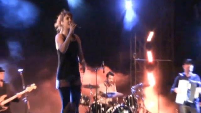 Zaz - On ira (Live) - Festival d'été de Québec 13-07-2013 смотреть онлайн