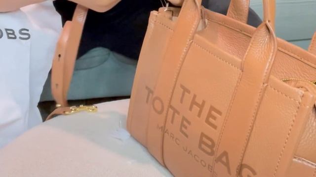 MARC JACOBS MINI TOTE UNBOXING | BAG REVIEW 2022 | WIMB смотреть онлайн
