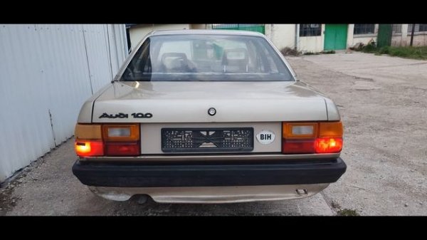 Audi 100 C3 typ 44 1,8 66KW