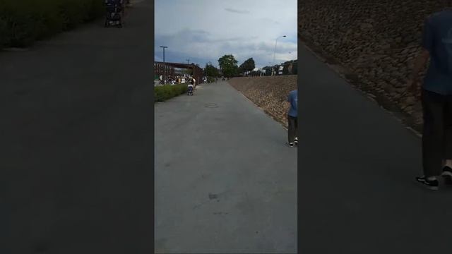 Прогулянка набережною смотреть онлайн