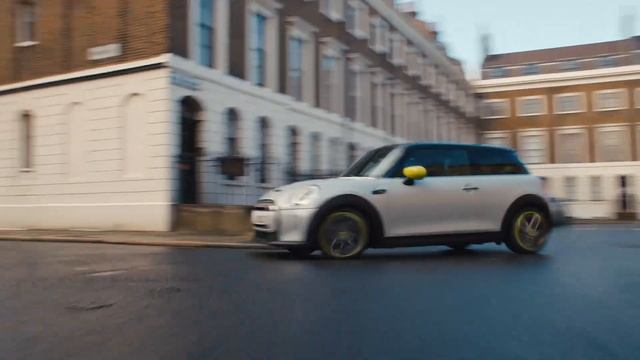 MINI | THE MINI ELECTRIC HATCH смотреть онлайн