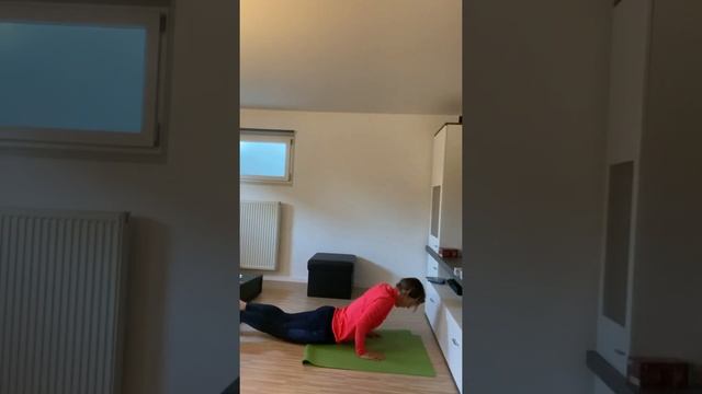 Sanftes Rückentraining mit Kerstin смотреть онлайн