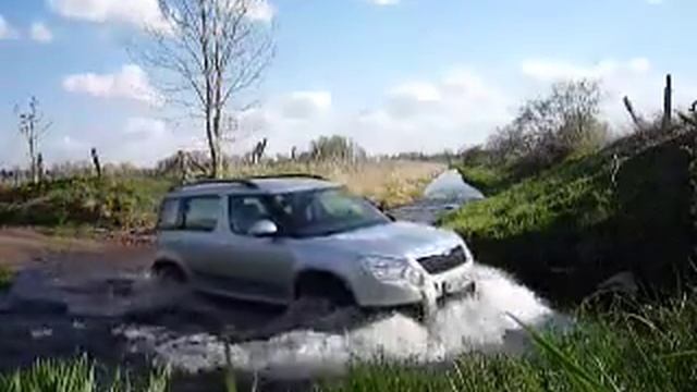 Skoda Yeti 4x4 - Wasserdurchfahrt - 4/2010 смотреть онлайн