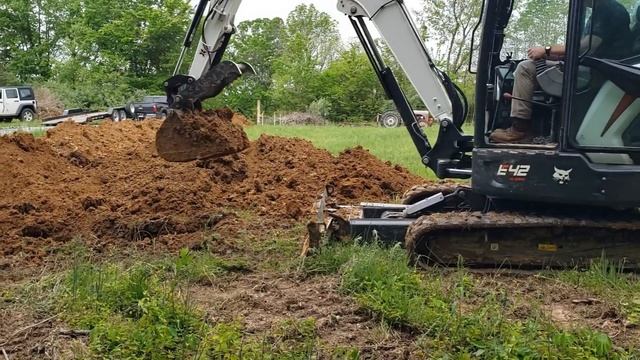 Trenching 500+ feet of water line with Bobcat e42 R2 series mini excavator смотреть онлайн