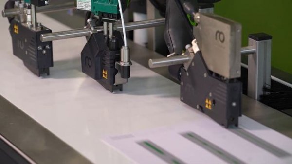 SpeedStar Compact - Hot Melt Application Head ｜ Robatech