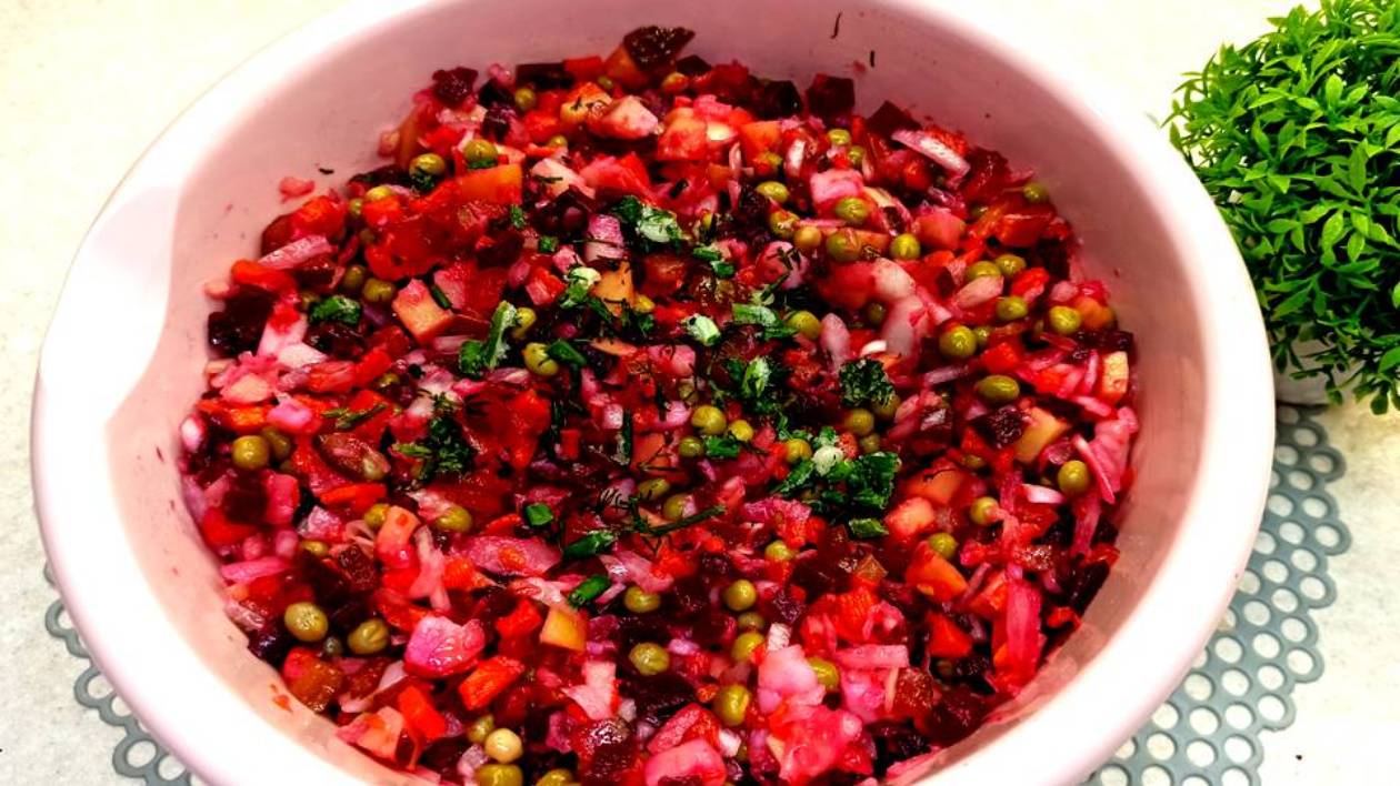Готовлю тазиками Винегрет Классический из простых продуктов. Вкусный рецепт салата со Свёклой и Кваш смотреть онлайн