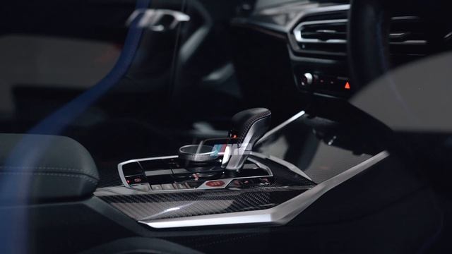 2023 BMW G87 M2 - M Race Track Package + Comfort Package - Toronto Red смотреть онлайн