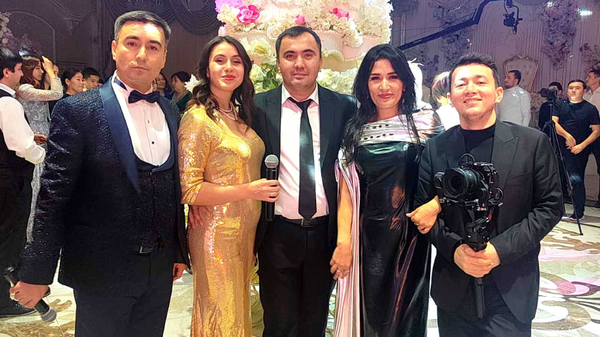 Ведущий Мурат, певец Джони, певица Мадина и музыканты на узбекской свадьбе (живут в Москве) смотреть онлайн