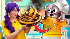 Блогер кот Дымок готовит БАНАНОВЫЙ ПИРОГ! Игра готовка для детей