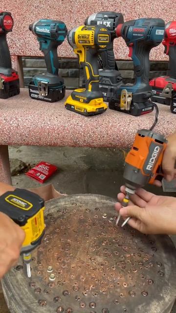Dewalt vs Ridgid #shorts #short смотреть онлайн