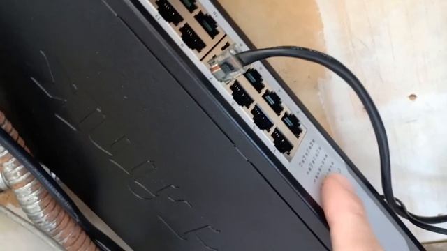 DGS_1016D D-Link 16port GB desktop/rockmount switch V08 смотреть онлайн