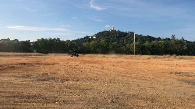 BMW G310 GS Offroad Practice 1 - Brake Slide смотреть онлайн