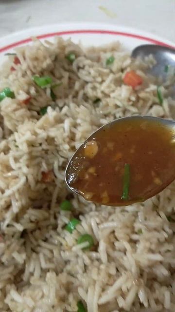 CHILI CHICKEN AND FRIED RICE #shorts #youtubeshorts #foodie смотреть онлайн