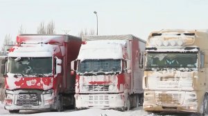 Блокпосты ограничили въезд и выезд из Казахстана в связи с сильнейшей снежной бурей