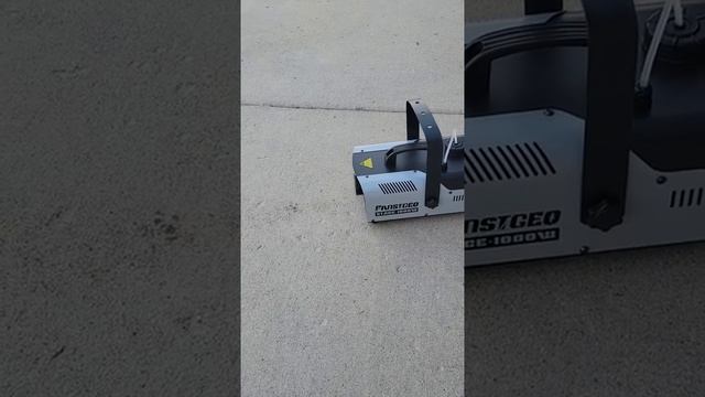 Fog Machine 1000W with Wireless Remote Control and Manual Control, Professional Stage Smoke Machine смотреть онлайн