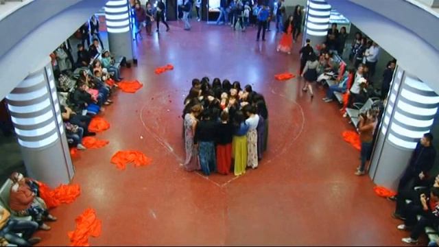 Лаура Омуралиева. "флешмоб женственности г.Бишкек" смотреть онлайн