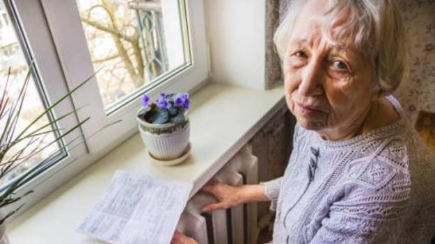 Тетя завещала квартиру племяннику, но жилье забрал сосед и выиграл суд смотреть онлайн