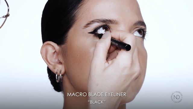 ND MINI MASTERCLASS | How To Eyeliner on DROOPY EYES| Natasha Denona Makeup смотреть онлайн