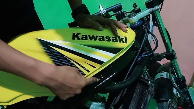 cara pemasangan body kotak kawasaki ninja ssr/bejita смотреть онлайн
