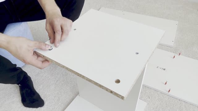 Видеоинструкция по сборке: Журнальный столик смотреть онлайн