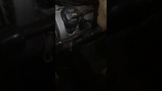 Как открутить болт коленвала Audi A4 смотреть онлайн