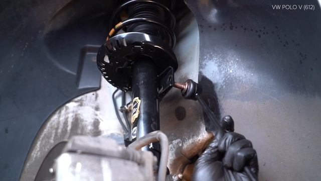 Så byter du fram stabilisatorstag / krängningshämmarstag på VW POLO 5 (612) [AUTODOC-LEKTION] смотреть онлайн