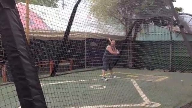 En varadero ,jugando en el "Todo en uno." смотреть онлайн