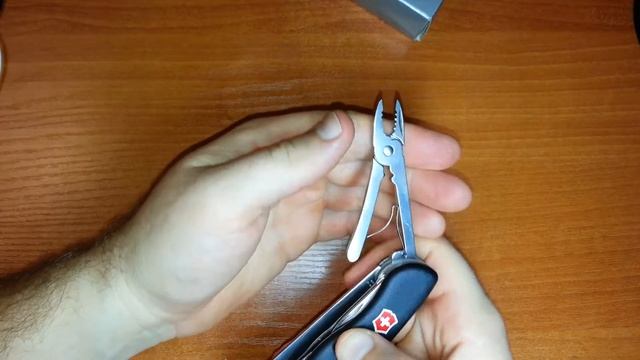 Швейцарский нож Victorinox Atlas черный (0.9033.3) смотреть онлайн