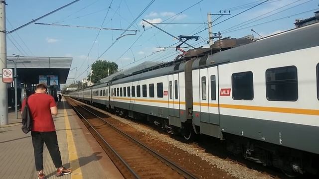 ЭП2Д-0020 ЦППК Перекраска Наше Подмосковье На станции Текстильщики Видео 25 авг. 2021 г. смотреть онлайн