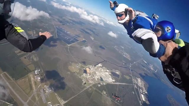 11 18 17 Skydive Palatka too close смотреть онлайн