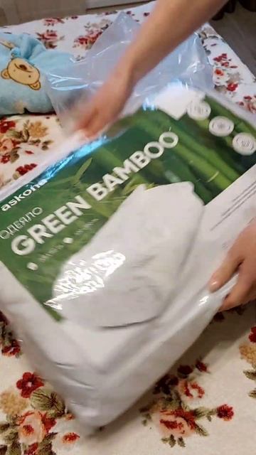 Пошито хорошо. Тонкое, но пишут в отзывах, что тёплое. Подробнее в описании... смотреть онлайн