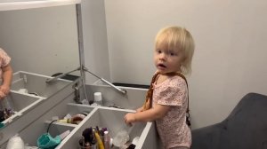 Мама одна с 4 детьми. Ника разбила мамины тени. Ника лайф