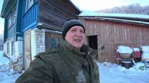 Тракторист отказался чистить дорогу, теперь нас полностью замело снегом
