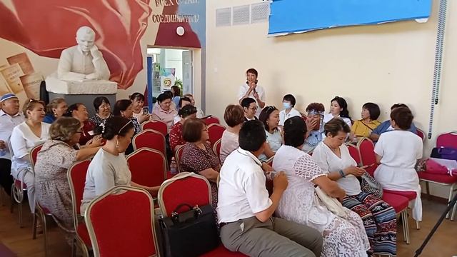 Обмен опытом приемных родителей на 6 республиканском слете приемных родителей.