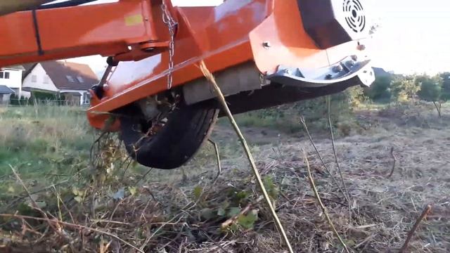 Foton 254 mit Böschungsmulcher смотреть онлайн