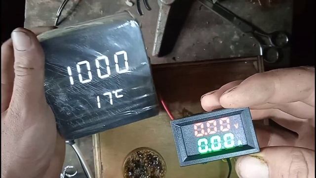 Як підключити 🔧Вольт-Амперметр📟 нового покоління з Ват Метром Термометром 🌡️та простий Вольтметр. смотреть онлайн