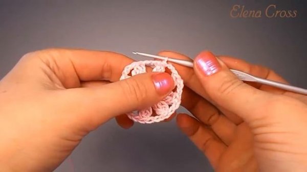 Вязаный цветок крючком