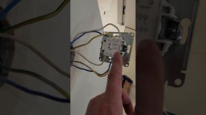 Подключение двойного проходного переключателя.