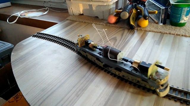 Электровоз ЧС2. Тест ходовой части в 1:87. смотреть онлайн