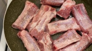 Рёбра свиные на сковородке
