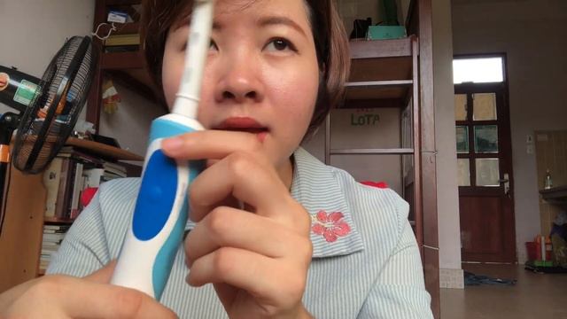 Review Bàn chải đánh răng điện ORAL B - Braun| BEAUTY| REVIEW смотреть онлайн